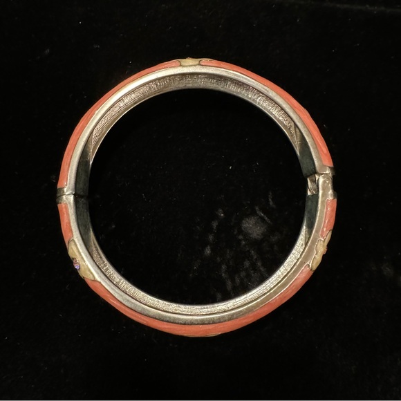 White Daisy Pink Enamel Clamper Bracelet - Picture 6 of 8